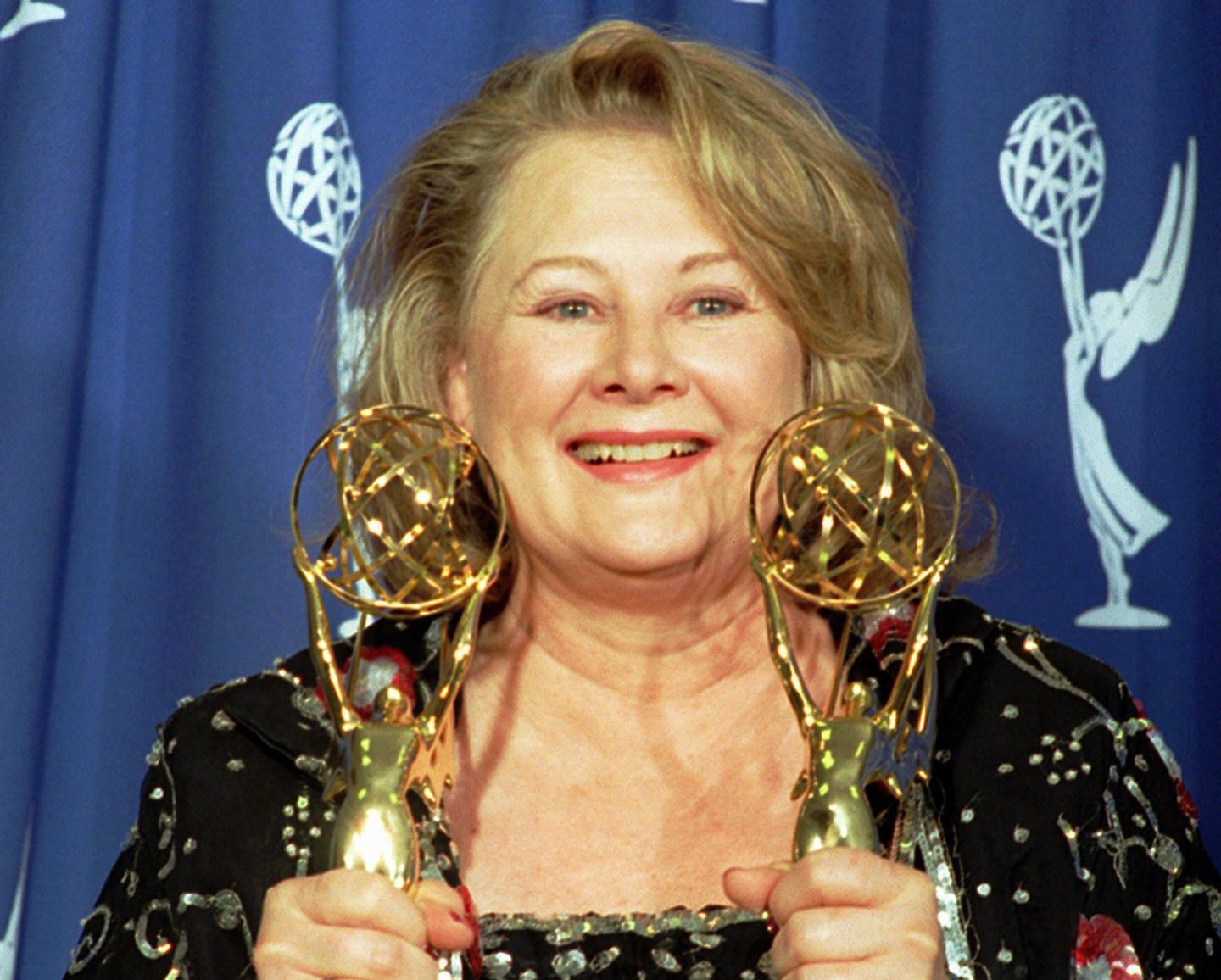 Shirley Knight